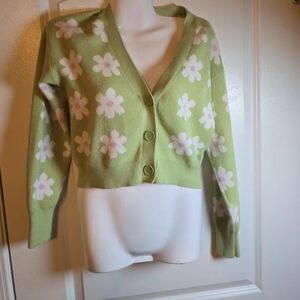 Willow & Wind daisy floral cropped Sweater